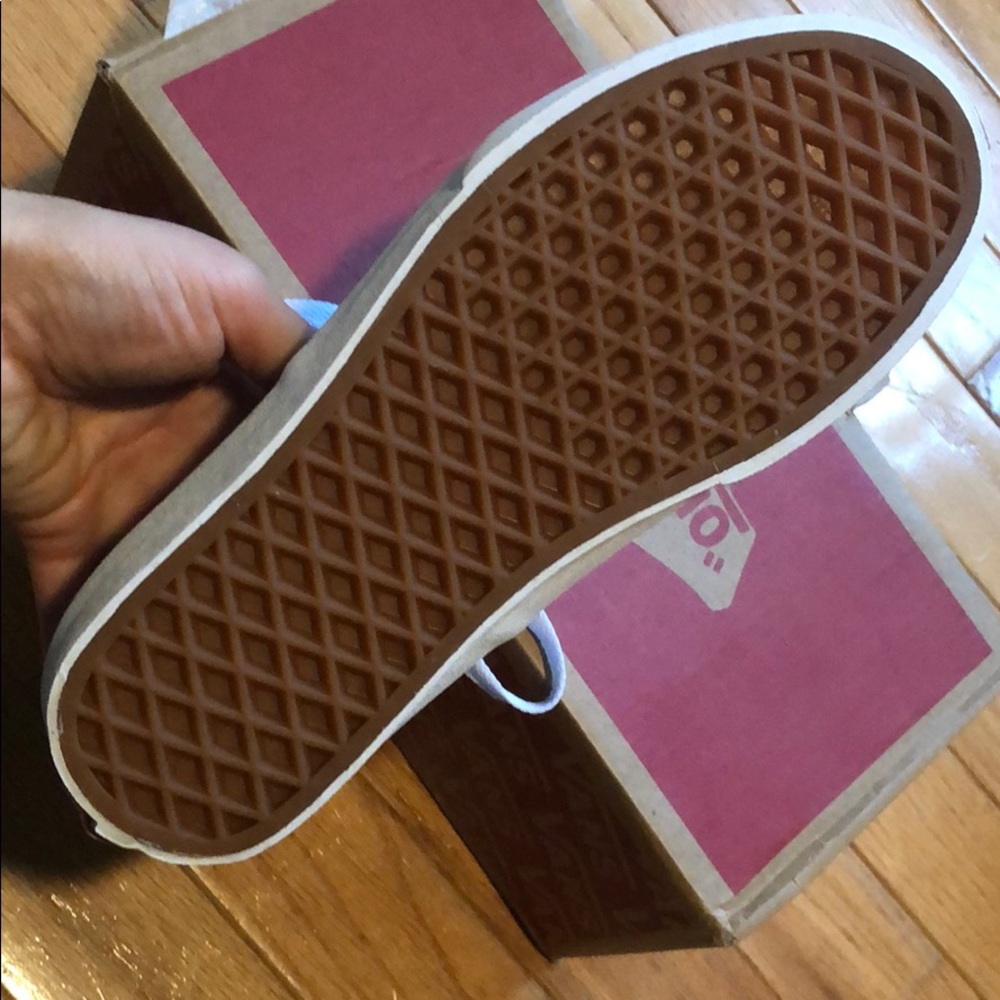 Vans - Picture 2 of 4